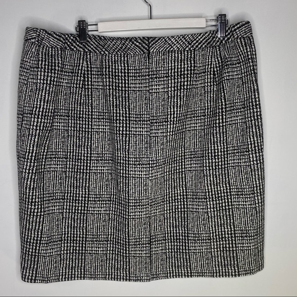 Talbots Woman Petites Black&White Glen Plaid Skirt - Picture 10 of 13